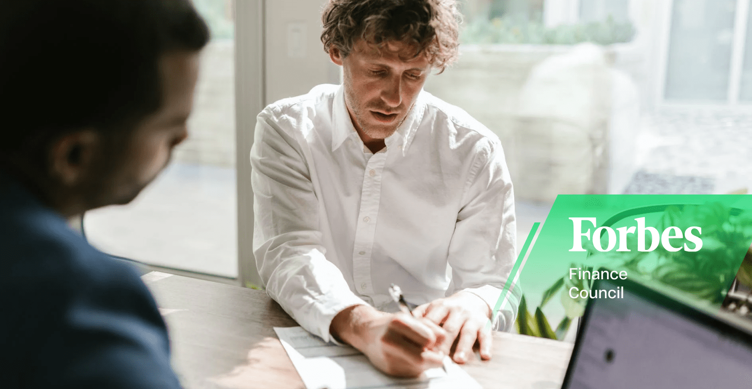 What Hybrid Banking And Hybrid Customers Mean For Your Business in 2020ies